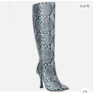 New Gianni Bini | Lennox’s Snake Print Blue Boots